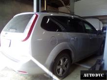 Общий вид Ford Focus до установки проставок