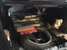 Багажник Mercedes E250 в разобранном виде