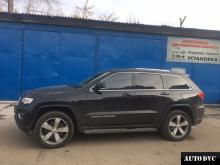 Общий вид Jeep Grand Cherokee после установки проставок
