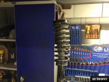 Стойка Jeep Grand Cherokee в разборе с проставкой