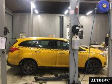 Общий вид Ford Focus III до установки проставок