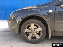 Передняя часть Ford Focus после установки проставок