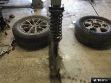 Стойка Jeep Grand Cherokee с проставкой в разборе