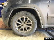 Передняя часть Jeep Grand Cherokee до установки проставок