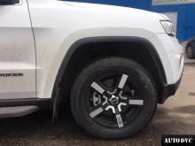 Передняя часть Jeep Grand Cherokеe после установки проставок