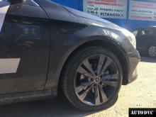 Передняя часть Mercedes-Benz CLA-klasse I после установки проставок