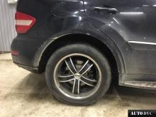 Задняя часть Mercedes ML до установки проставок