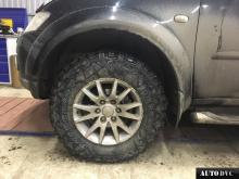 Передняя часть Mitsubishi Pajero  после установки проставок