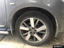 Передняя часть Nissan Pathfinder до установки проставок