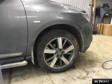 Передняя часть Nissan Pathfinder после установки проставок