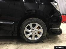 Передняя часть Nissan Serena  после установки проставок