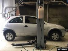 Общий вид Opel Corsa после установки проставок
