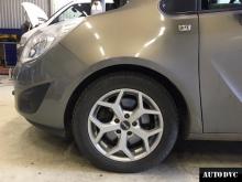 Передняя часть Opel Meriva до установки проставок