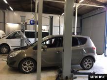 Общий вид Opel Meriva до установки проставок