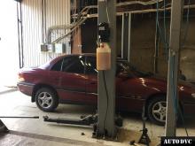 Общий вид Opel Omega после установки проставок