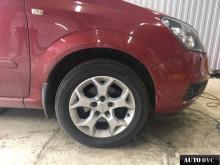 Передняя часть Opel Zafira после установки проставок