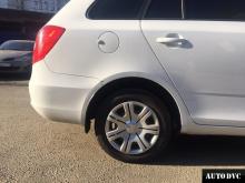 Задняя часть Skoda Fabia II после установки проставок