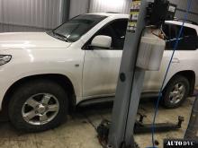 Общий вид Toyota Land Cruiser 200 после установки проставок