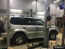 Общий вид Toyota Land Cruiser Prada после установки проставок