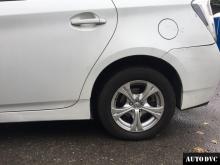 Задняя часть Toyota Prius III после установки проставок
