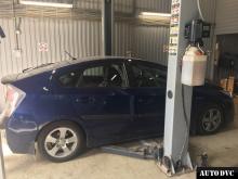 Общий вид Toyota Prius до установки проставок