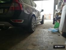 Общий вид автомобиля  Volvo XC70 до установки проставок